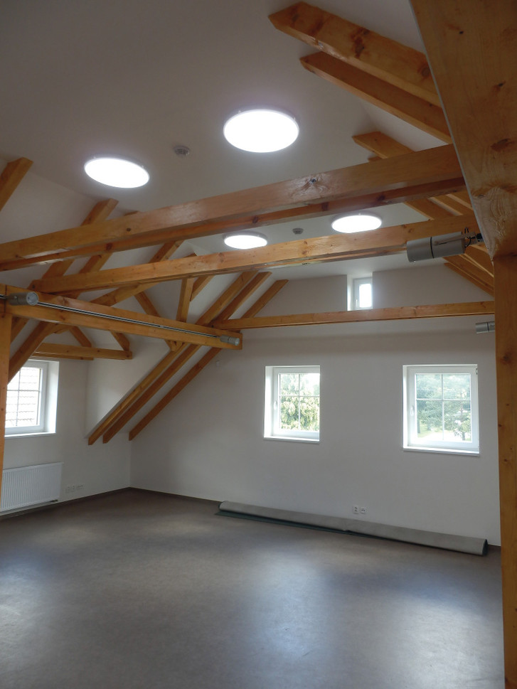 Zvole多功能建筑索樂圖安裝效果圖